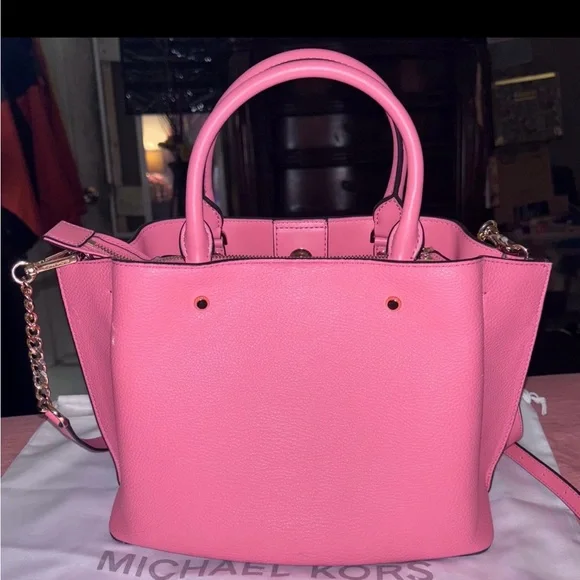 Michael Kors Vibrant Pink Shoulder Bag with Gold Accents - Picture 2 of 5